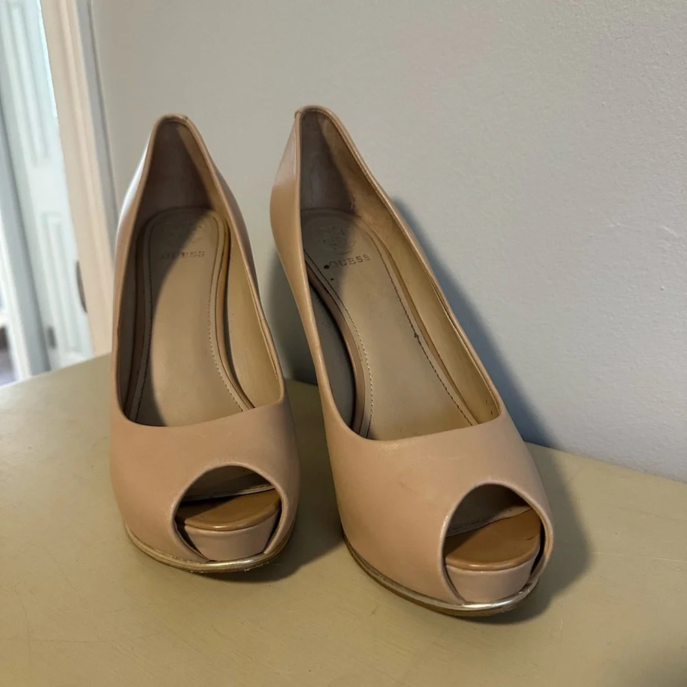 GUESS Heels - Picture 2 of 4